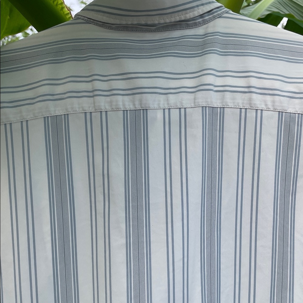 Abercrombie & Fitch Men's Blue and White Striped Shirt - Picture 4 of 8